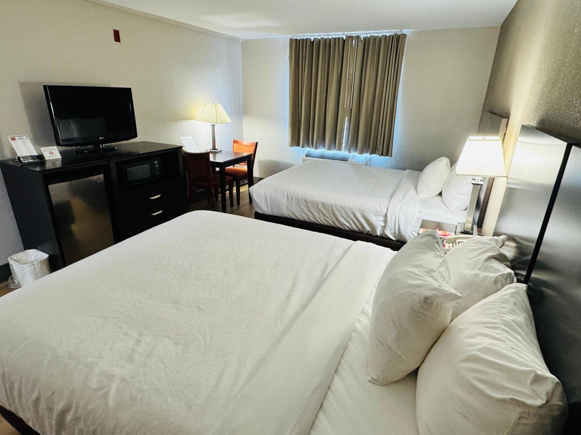 Econo Lodge Inn & Suites Monroe Exteriör bild