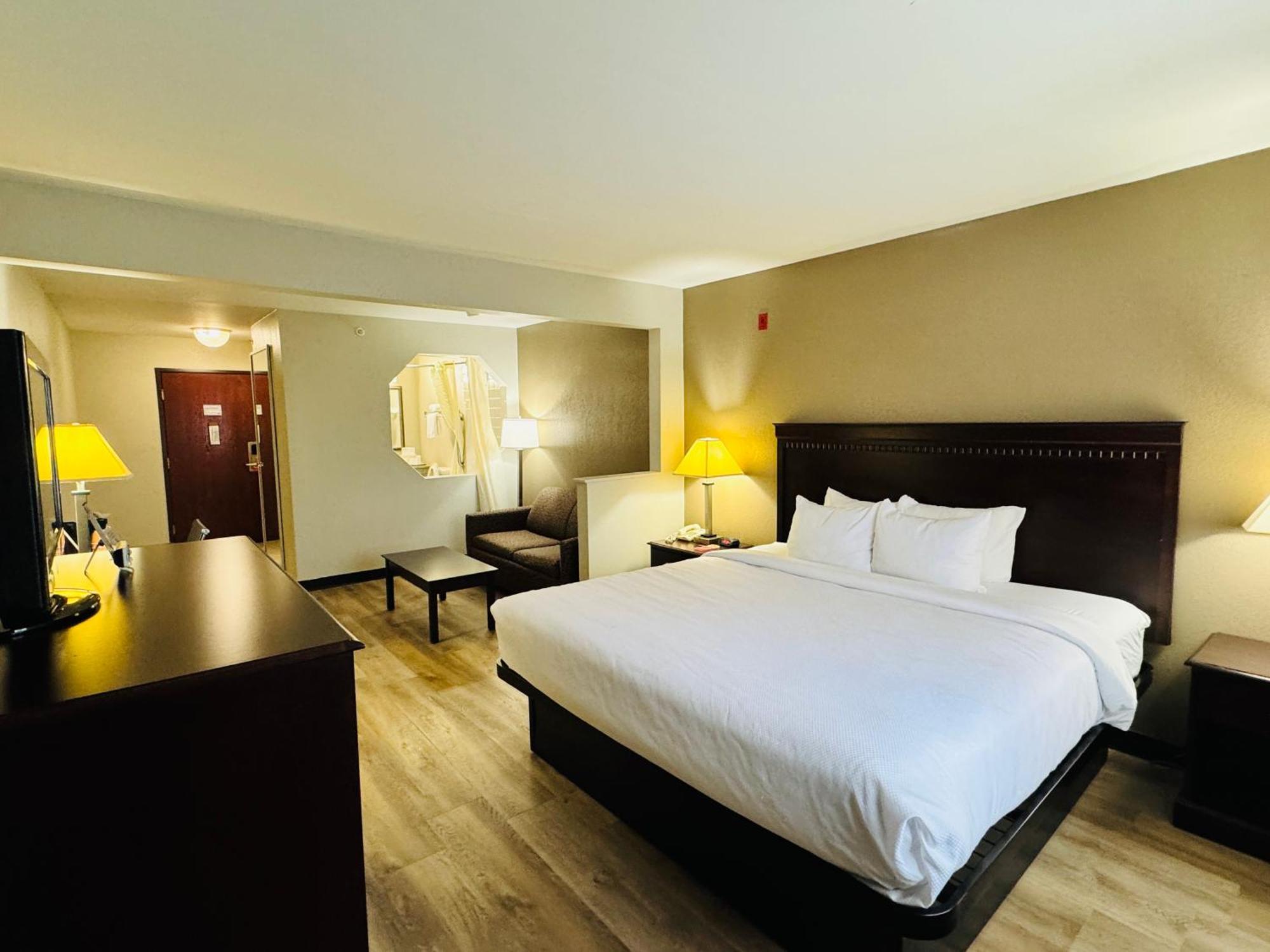 Econo Lodge Inn & Suites Monroe Exteriör bild
